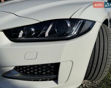 Белый Ягуар XE, объемом двигателя 2 л и пробегом 160 тыс. км за 19500 $, фото 79 на Automoto.ua