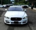 Белый Ягуар XE, объемом двигателя 2 л и пробегом 74 тыс. км за 3500 $, фото 1 на Automoto.ua