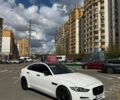 Белый Ягуар XE, объемом двигателя 2 л и пробегом 85 тыс. км за 18000 $, фото 1 на Automoto.ua