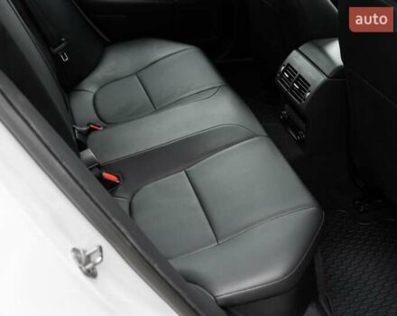 Белый Ягуар XE, объемом двигателя 2 л и пробегом 132 тыс. км за 14500 $, фото 42 на Automoto.ua
