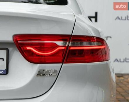 Белый Ягуар XE, объемом двигателя 2 л и пробегом 132 тыс. км за 14500 $, фото 19 на Automoto.ua