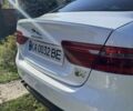 Белый Ягуар XE, объемом двигателя 2 л и пробегом 160 тыс. км за 19500 $, фото 72 на Automoto.ua