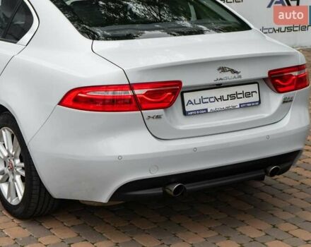 Белый Ягуар XE, объемом двигателя 2 л и пробегом 132 тыс. км за 14500 $, фото 23 на Automoto.ua