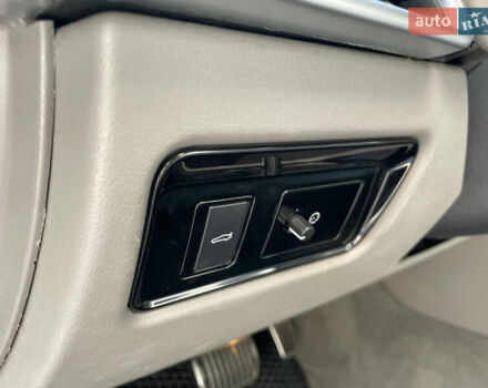 Белый Ягуар XE, объемом двигателя 2 л и пробегом 70 тыс. км за 18300 $, фото 17 на Automoto.ua