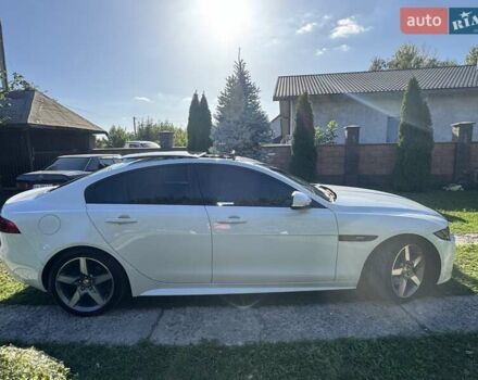 Белый Ягуар XE, объемом двигателя 2 л и пробегом 160 тыс. км за 19500 $, фото 75 на Automoto.ua