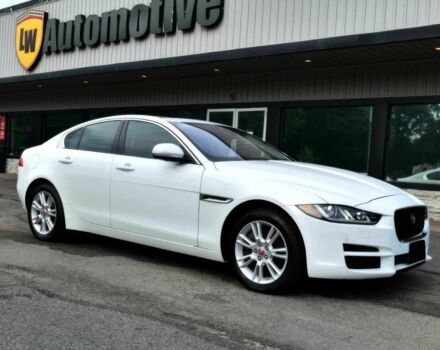 Белый Ягуар XE, объемом двигателя 2 л и пробегом 74 тыс. км за 3500 $, фото 4 на Automoto.ua
