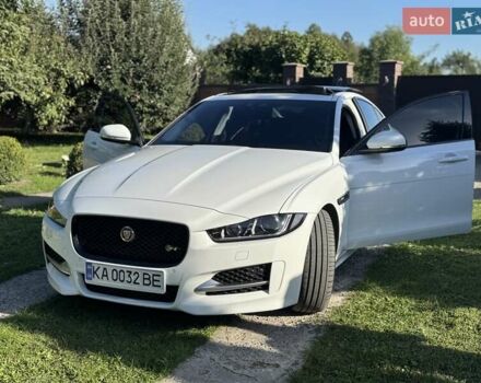 Белый Ягуар XE, объемом двигателя 2 л и пробегом 160 тыс. км за 19500 $, фото 86 на Automoto.ua