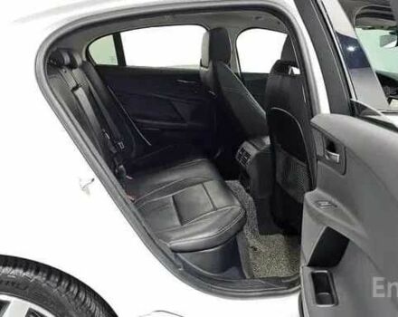 Белый Ягуар XE, объемом двигателя 0 л и пробегом 36 тыс. км за 13000 $, фото 9 на Automoto.ua