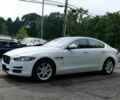 Белый Ягуар XE, объемом двигателя 2 л и пробегом 74 тыс. км за 3500 $, фото 2 на Automoto.ua
