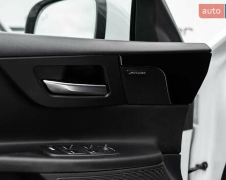 Белый Ягуар XE, объемом двигателя 2 л и пробегом 132 тыс. км за 14500 $, фото 34 на Automoto.ua