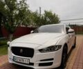 Белый Ягуар XE, объемом двигателя 2 л и пробегом 141 тыс. км за 15900 $, фото 1 на Automoto.ua