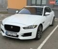 Белый Ягуар XE, объемом двигателя 2 л и пробегом 177 тыс. км за 15000 $, фото 1 на Automoto.ua