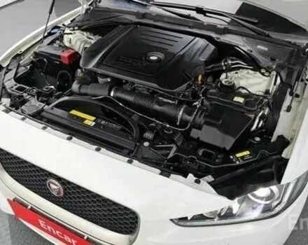 Белый Ягуар XE, объемом двигателя 0 л и пробегом 36 тыс. км за 13000 $, фото 2 на Automoto.ua