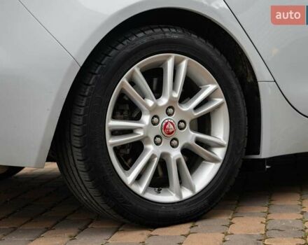 Белый Ягуар XE, объемом двигателя 2 л и пробегом 132 тыс. км за 14500 $, фото 27 на Automoto.ua