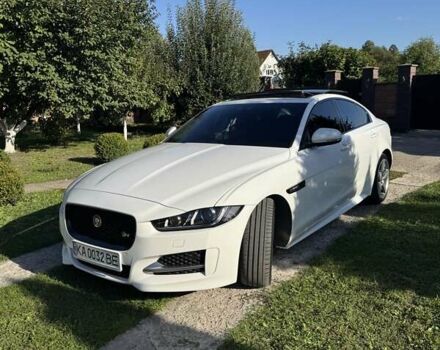 Белый Ягуар XE, объемом двигателя 2 л и пробегом 160 тыс. км за 19500 $, фото 62 на Automoto.ua