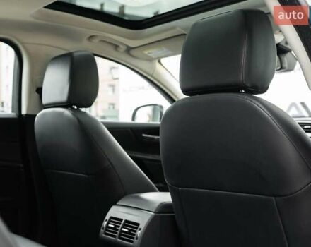 Белый Ягуар XE, объемом двигателя 2 л и пробегом 132 тыс. км за 14500 $, фото 41 на Automoto.ua