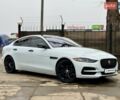 Белый Ягуар XE, объемом двигателя 2 л и пробегом 55 тыс. км за 28990 $, фото 1 на Automoto.ua