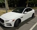 Белый Ягуар XE, объемом двигателя 2 л и пробегом 88 тыс. км за 18000 $, фото 1 на Automoto.ua
