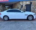 Белый Ягуар XE, объемом двигателя 2 л и пробегом 87 тыс. км за 2800 $, фото 4 на Automoto.ua