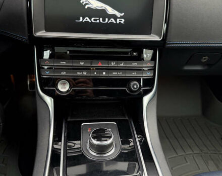 Ягуар XE 2019 в Луцке на Automoto.ua Белый Ягуар XE, объемом двигателя 2 л и пробегом 190 тыс. км за 16900 $, фото 17 на Automoto.ua