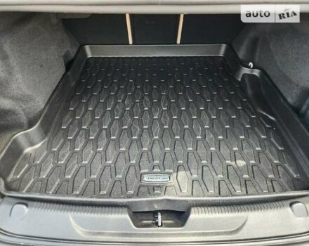 Білий Ягуар XE, об'ємом двигуна 2 л та пробігом 13 тис. км за 3000 $, фото 19 на Automoto.ua