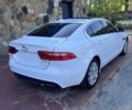 Белый Ягуар XE, объемом двигателя 2 л и пробегом 67 тыс. км за 2800 $, фото 3 на Automoto.ua