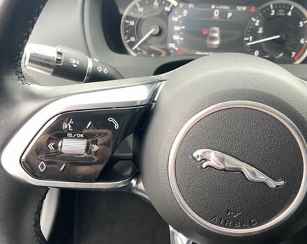 Белый Ягуар XE, объемом двигателя 2 л и пробегом 61 тыс. км за 20999 $, фото 19 на Automoto.ua