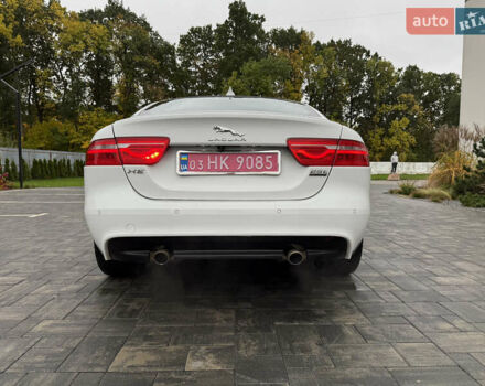 Ягуар XE 2019 в Луцке на Automoto.ua Белый Ягуар XE, объемом двигателя 2 л и пробегом 190 тыс. км за 16900 $, фото 7 на Automoto.ua