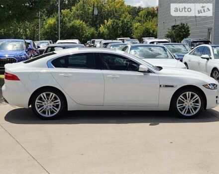 Білий Ягуар XE, об'ємом двигуна 2 л та пробігом 13 тис. км за 3000 $, фото 5 на Automoto.ua