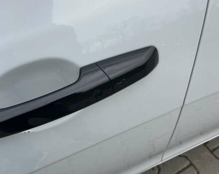 Белый Ягуар XE, объемом двигателя 2 л и пробегом 61 тыс. км за 20999 $, фото 18 на Automoto.ua