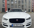 Белый Ягуар XE, объемом двигателя 2 л и пробегом 68 тыс. км за 22000 $, фото 1 на Automoto.ua