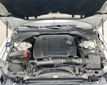 Белый Ягуар XE, объемом двигателя 2 л и пробегом 61 тыс. км за 20999 $, фото 24 на Automoto.ua