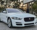 Белый Ягуар XE, объемом двигателя 2 л и пробегом 56 тыс. км за 5511 $, фото 1 на Automoto.ua