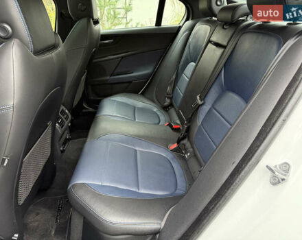 Ягуар XE 2019 в Луцке на Automoto.ua Белый Ягуар XE, объемом двигателя 2 л и пробегом 190 тыс. км за 16900 $, фото 13 на Automoto.ua