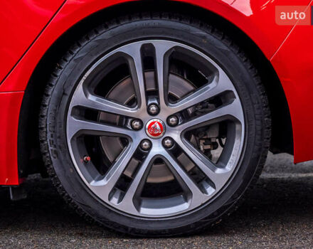 Белый Ягуар XE, объемом двигателя 2 л и пробегом 57 тыс. км за 21500 $, фото 22 на Automoto.ua