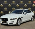 Белый Ягуар XE, объемом двигателя 2 л и пробегом 109 тыс. км за 18900 $, фото 2 на Automoto.ua
