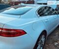 Белый Ягуар XE, объемом двигателя 2 л и пробегом 126 тыс. км за 20900 $, фото 2 на Automoto.ua