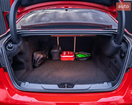 Белый Ягуар XE, объемом двигателя 2 л и пробегом 57 тыс. км за 21500 $, фото 40 на Automoto.ua