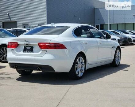 Білий Ягуар XE, об'ємом двигуна 2 л та пробігом 13 тис. км за 3000 $, фото 4 на Automoto.ua