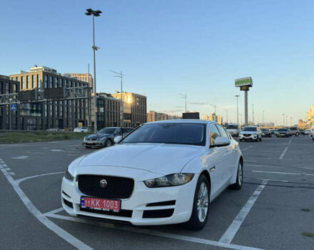 Белый Ягуар XE, объемом двигателя 0 л и пробегом 108 тыс. км за 20000 $, фото 2 на Automoto.ua