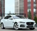 Белый Ягуар XE, объемом двигателя 2 л и пробегом 62 тыс. км за 21900 $, фото 1 на Automoto.ua
