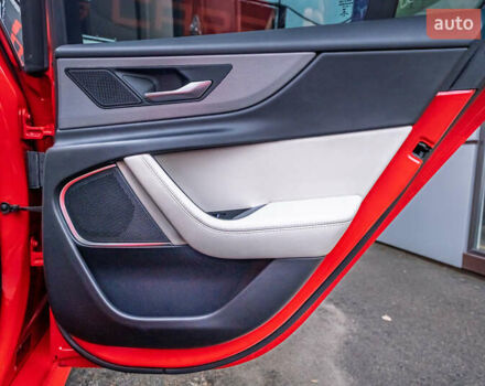 Белый Ягуар XE, объемом двигателя 2 л и пробегом 57 тыс. км за 21500 $, фото 34 на Automoto.ua