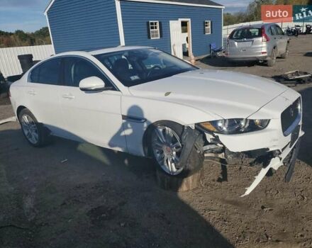 Белый Ягуар XE, объемом двигателя 2 л и пробегом 30 тыс. км за 9700 $, фото 6 на Automoto.ua