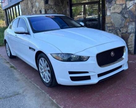 Белый Ягуар XE, объемом двигателя 2 л и пробегом 87 тыс. км за 2800 $, фото 5 на Automoto.ua