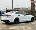 Белый Ягуар XE, объемом двигателя 2 л и пробегом 55 тыс. км за 28990 $, фото 6 на Automoto.ua