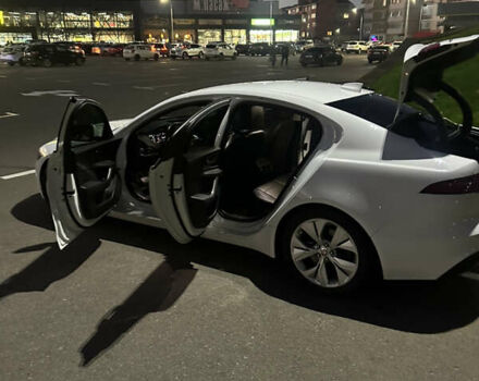 Белый Ягуар XE, объемом двигателя 2 л и пробегом 87 тыс. км за 24800 $, фото 19 на Automoto.ua