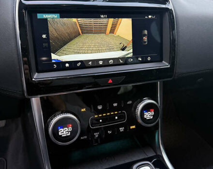 Белый Ягуар XE, объемом двигателя 2 л и пробегом 79 тыс. км за 20500 $, фото 16 на Automoto.ua