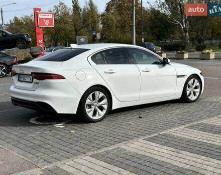 Білий Ягуар XE, об'ємом двигуна 2 л та пробігом 83 тис. км за 26500 $, фото 3 на Automoto.ua