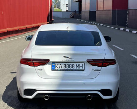 Білий Ягуар XE, об'ємом двигуна 2 л та пробігом 9 тис. км за 41900 $, фото 6 на Automoto.ua