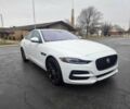 Белый Ягуар XE, объемом двигателя 2 л и пробегом 47 тыс. км за 10800 $, фото 1 на Automoto.ua